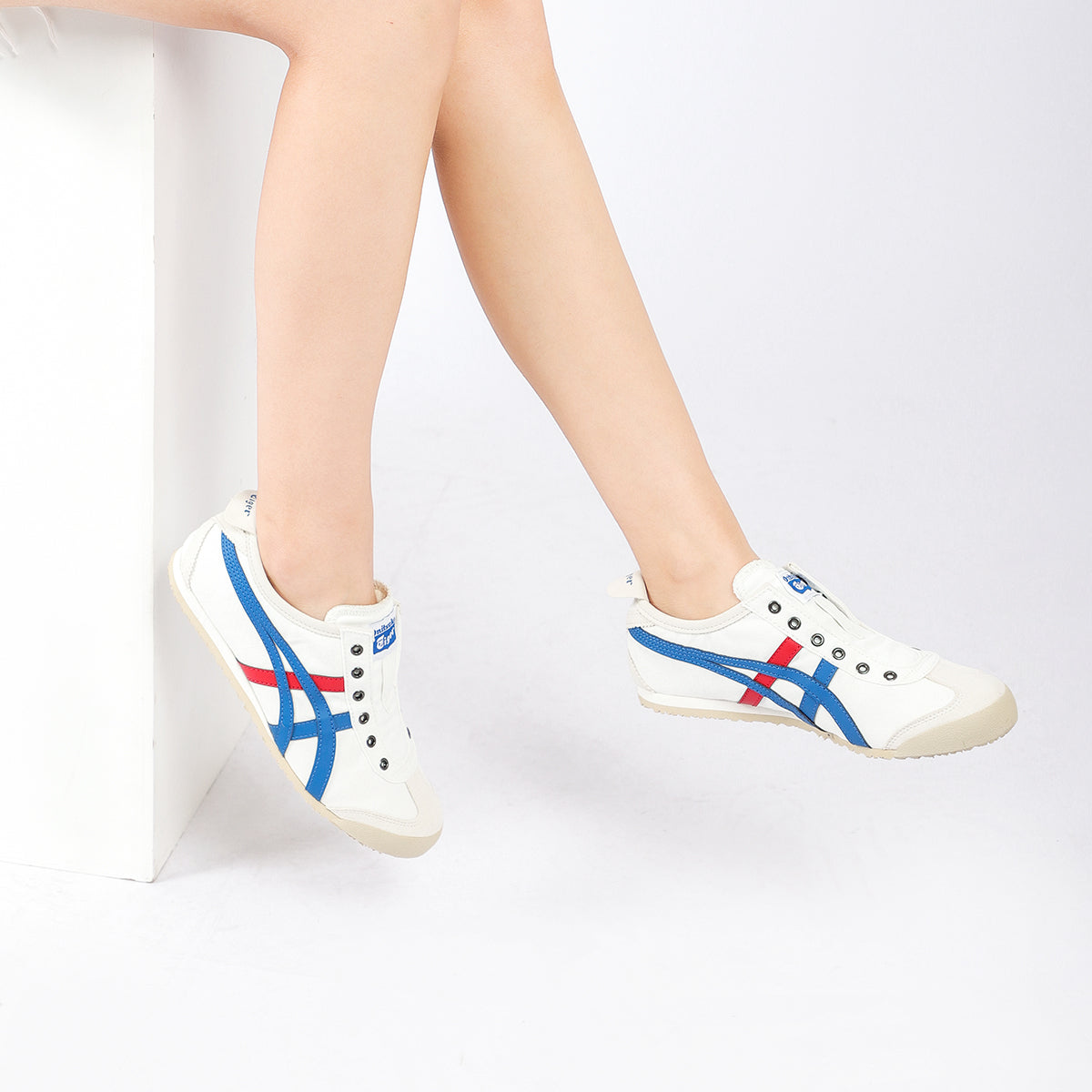 Onitsuka Tiger Mexico 66 Slip-On – Lifestyle Sneaker | White / Blue / Red | D3K0N-0143